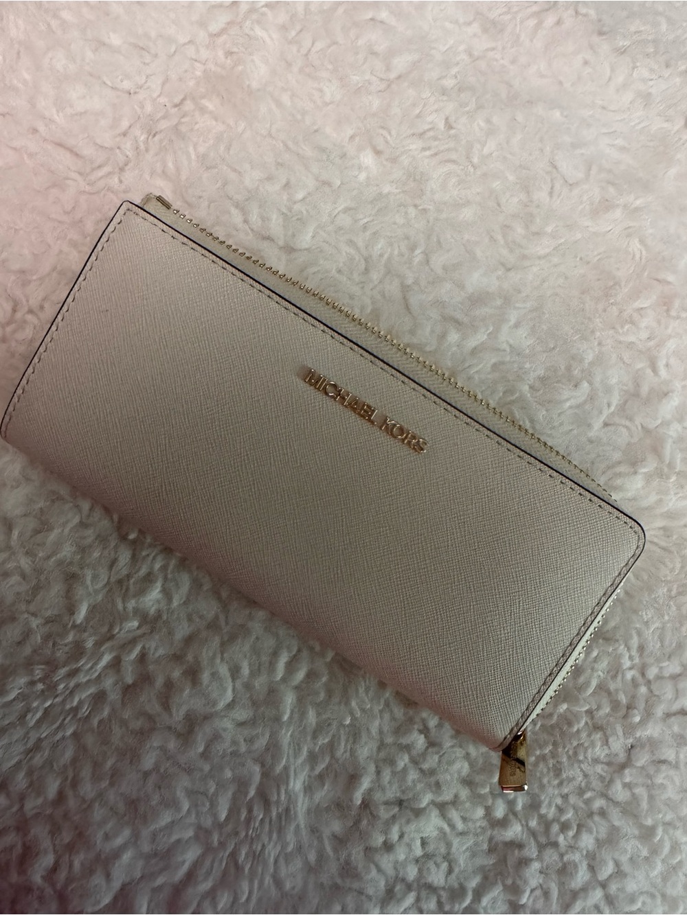 MICHAEL KORS Pale Cream Zip-Around Wallet with Gold Hardware